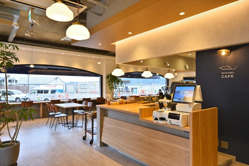 Miyajima cafe店内画像